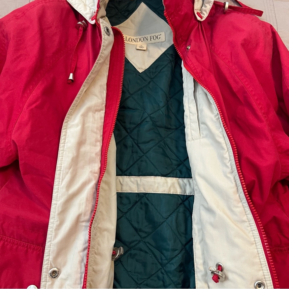 London Fog Red Jacket with Green Quilted lining - Picture 3 of 12